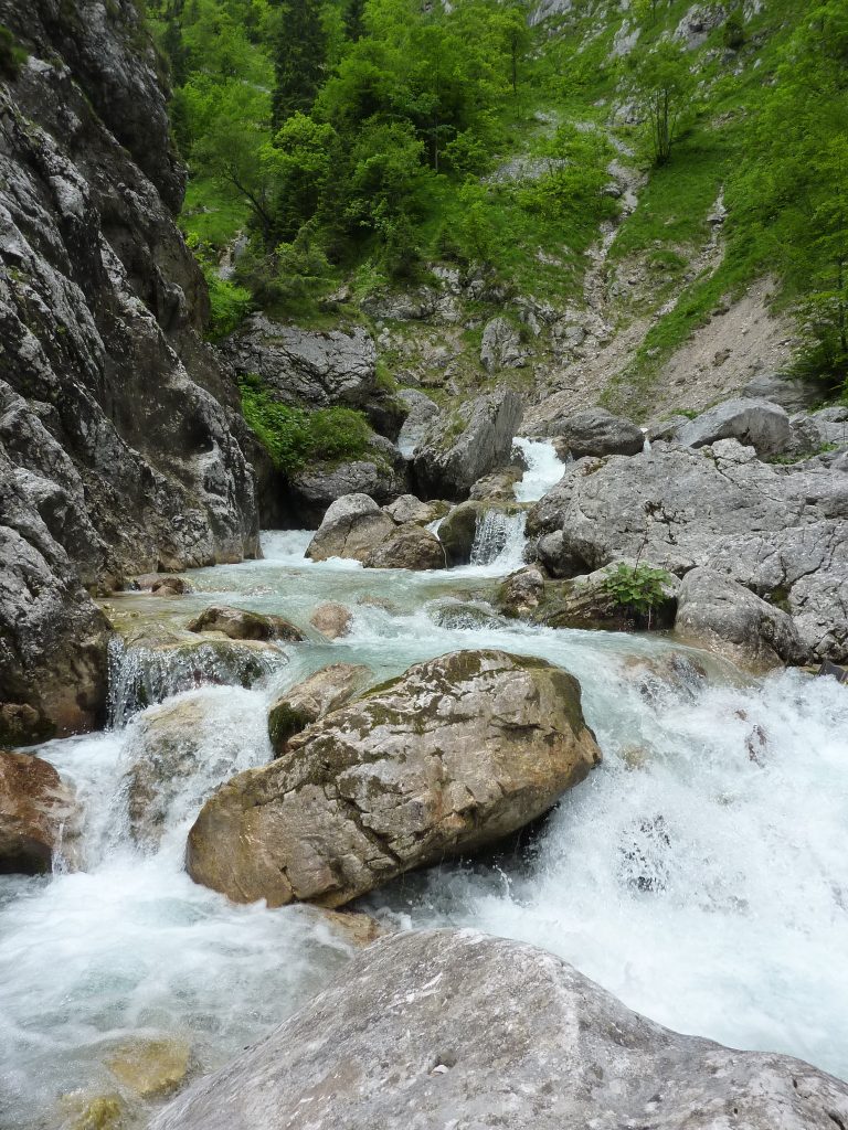Steinfelsen Fluss Garmisch-Partenkirchen