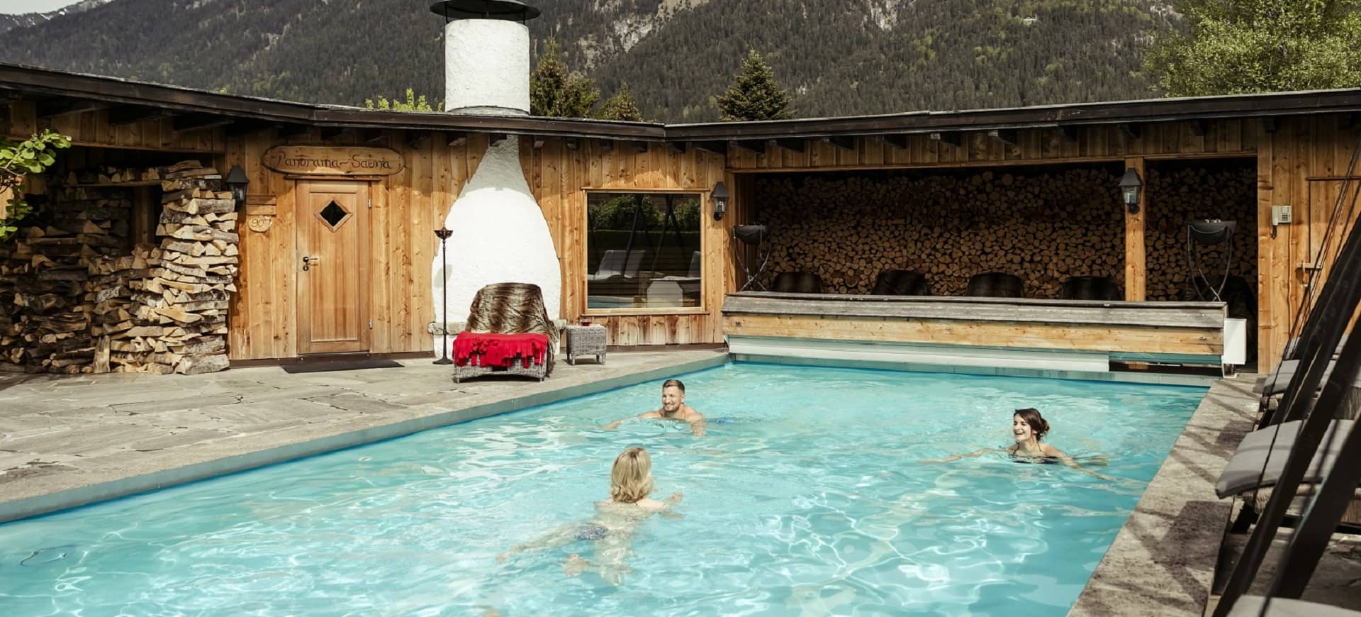 Hotel Garmisch Außenpool Staudacherhof