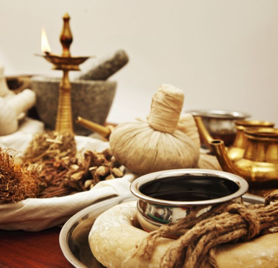 Ayurvedische Kräuter, Öle und Gewürze