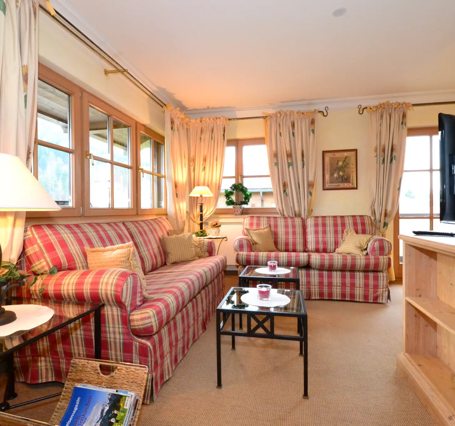 Sitzecke im Apartement Alpspitze im Landhaus Hotel Garmisch